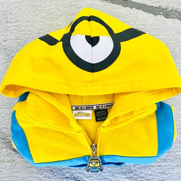 Boys👍🏽MINION Long Sleeves Yellow Hoodie SZ M - Picture 11 of 11